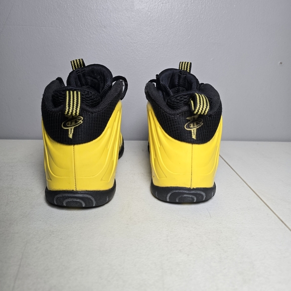 Nike Air Foamposite One GS Size 4Y Wu Tang Yellow Black 644791-701